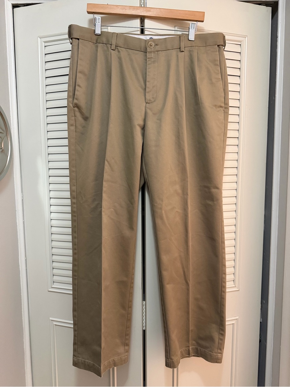 HAGGAR Clothing • Men's Khaki Straight-Leg, Dress Pants • Size 36 X 30
